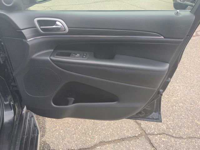 Used 2020 Jeep Grand Cherokee Limited w/ Luxury Group II image 24