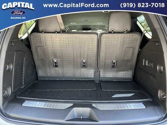 Used 2025 Chevrolet Tahoe High Country AWD/4WD image 16
