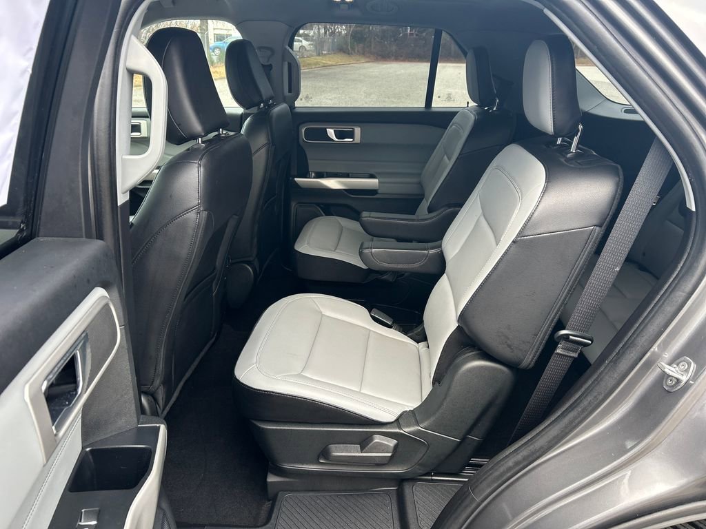 Certified 2021 Ford Explorer XLT w/ Equipment Group 202A image 30
