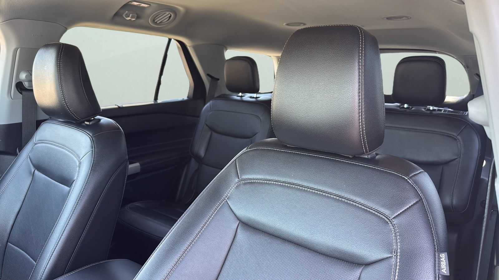 Certified 2024 Ford Explorer Limited RWD image 7