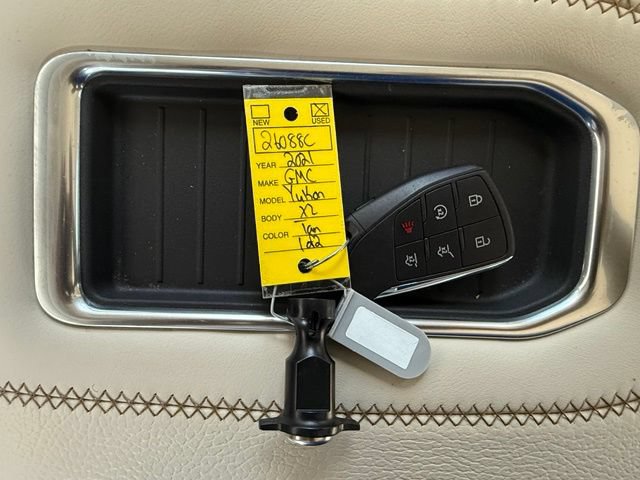 Used 2021 GMC Yukon XL Denali w/ Denali Premium Package RWD image 42