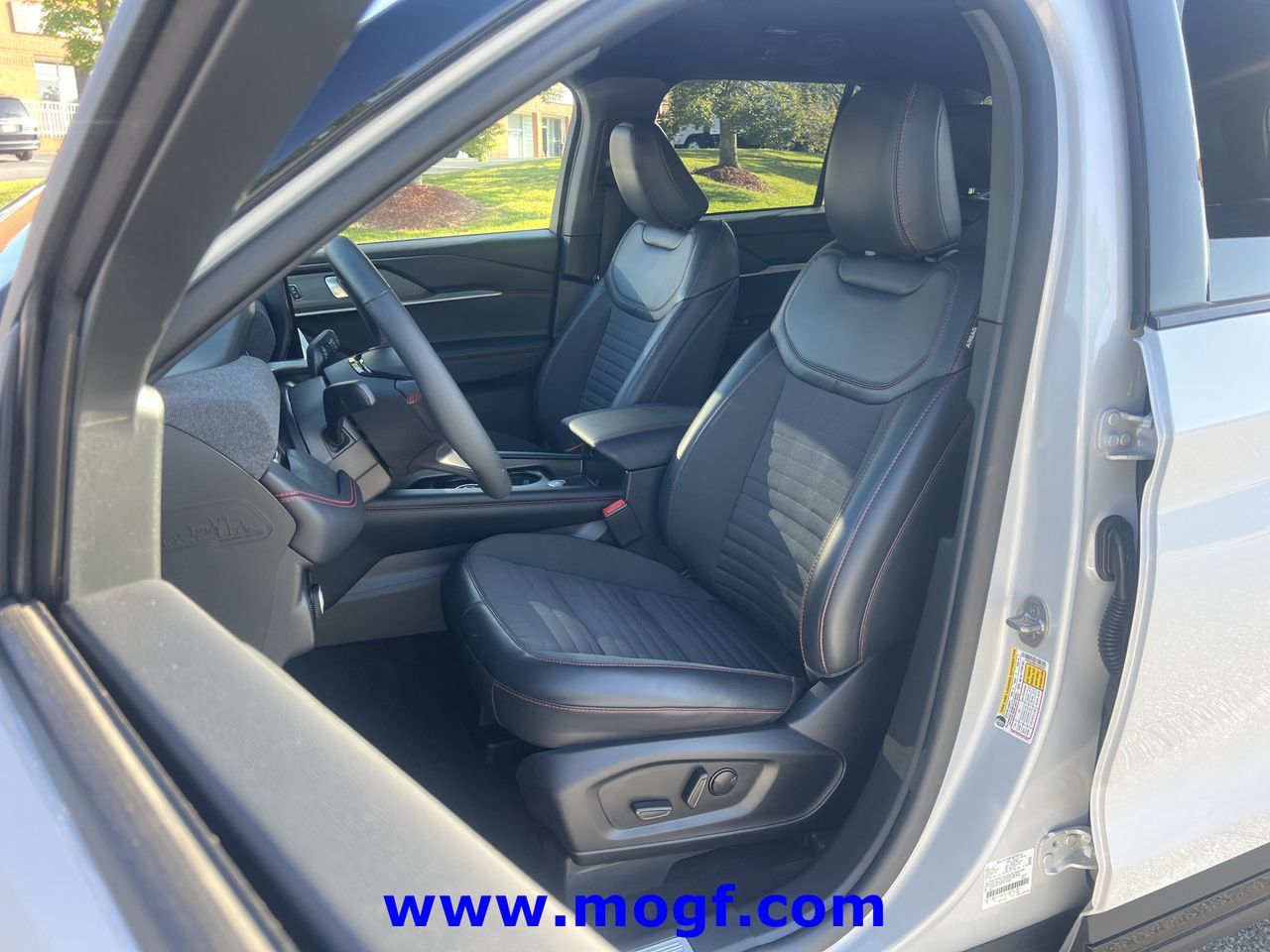 Certified 2026 Ford Explorer ST-Line AWD/4WD image 18