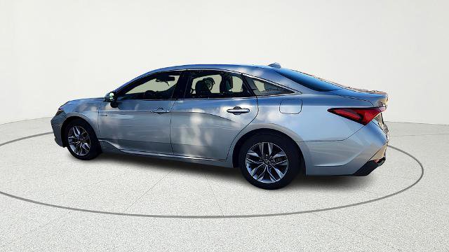 Used 2021 Toyota Avalon XLE w/ Moonroof Package image 6