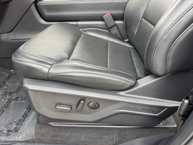Certified 2025 Ford Expedition Max Platinum w/ Driver's Package AWD/4WD image 15