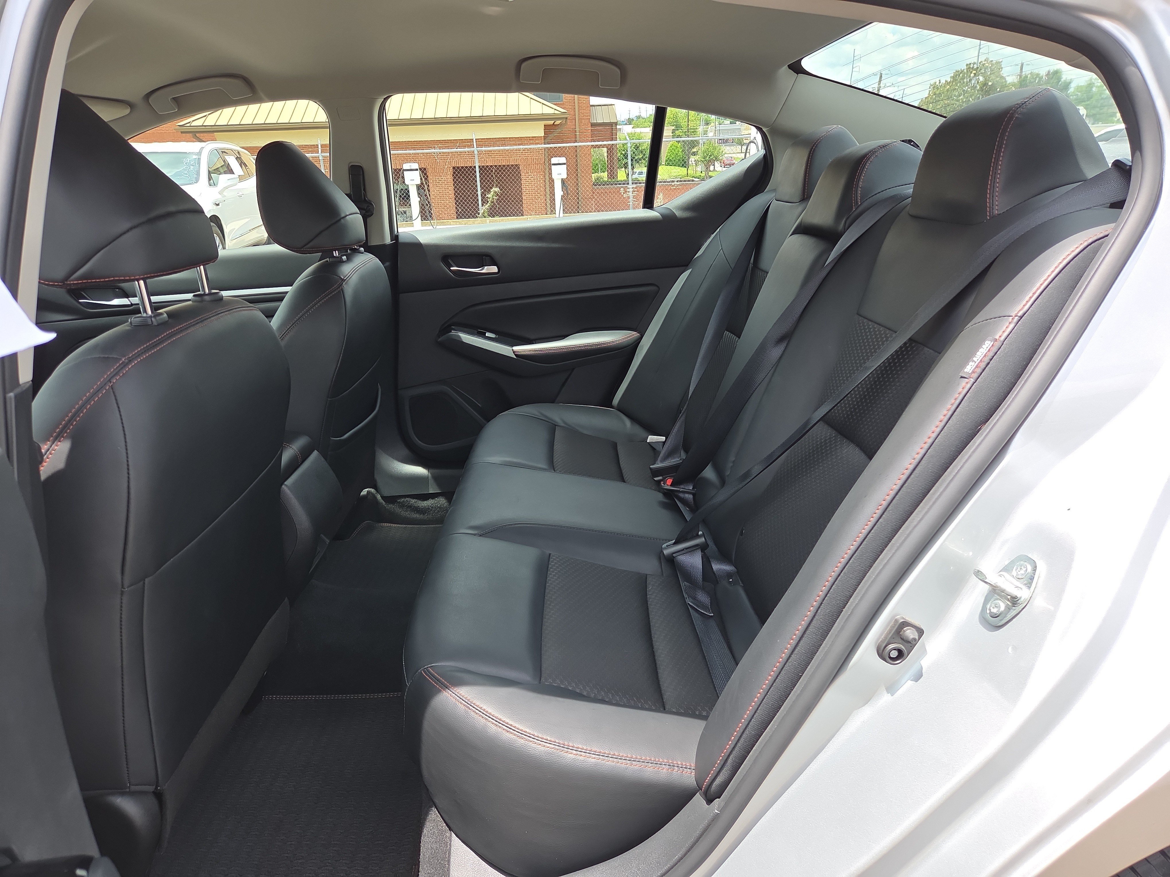 Used 2024 Nissan Altima 2.5 SR FWD image 11
