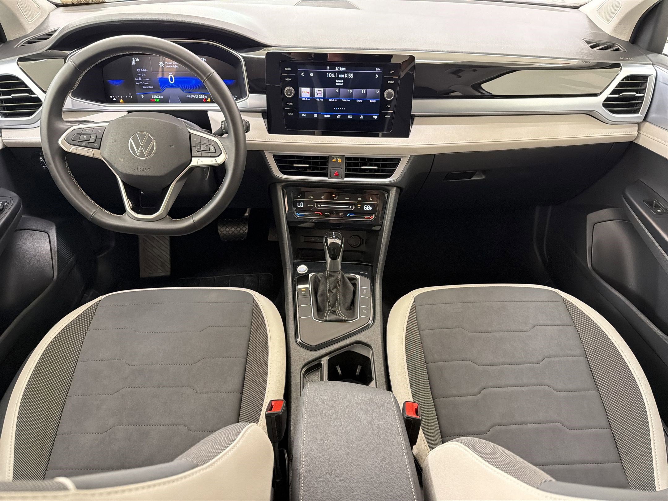 Used 2025 Volkswagen Taos SE FWD image 16