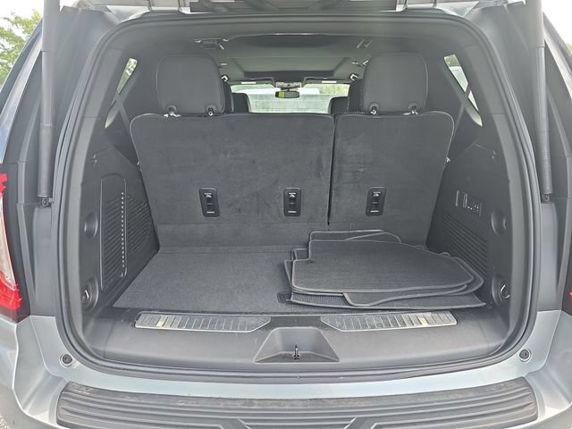 Used 2024 GMC Yukon AT4 w/ AT4 Premium Plus Package AWD/4WD image 13
