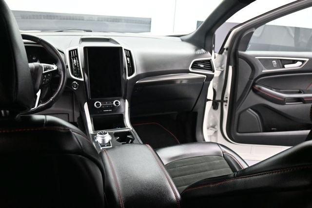 Certified 2024 Ford Edge ST-Line w/ Class II Trailer Tow Package AWD/4WD image 18
