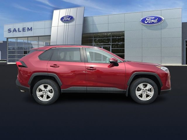 Used 2020 Toyota RAV4 XLE w/ Convenience Package image 2