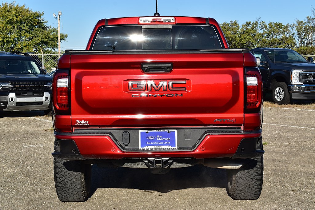 Used 2025 GMC Canyon AT4 w/ Technology Plus Package AWD/4WD image 9