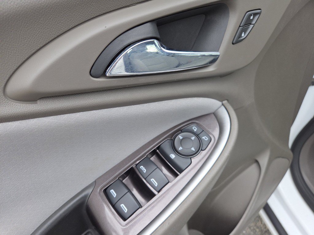 Used 2022 Chevrolet Malibu LT FWD image 28