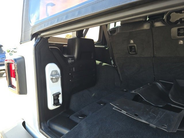 Used 2022 Jeep Wrangler Unlimited Rubicon w/ Cold Weather Group image 17