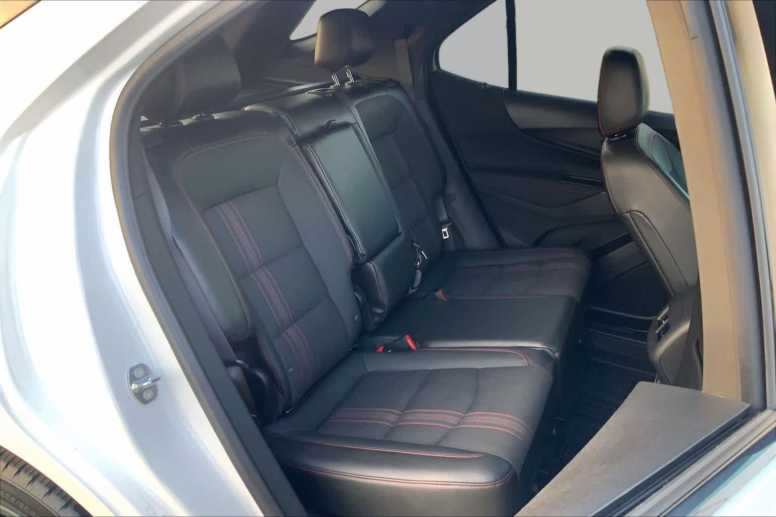 Used 2022 Chevrolet Equinox RS w/ LPO, Floor Liner Package FWD image 18