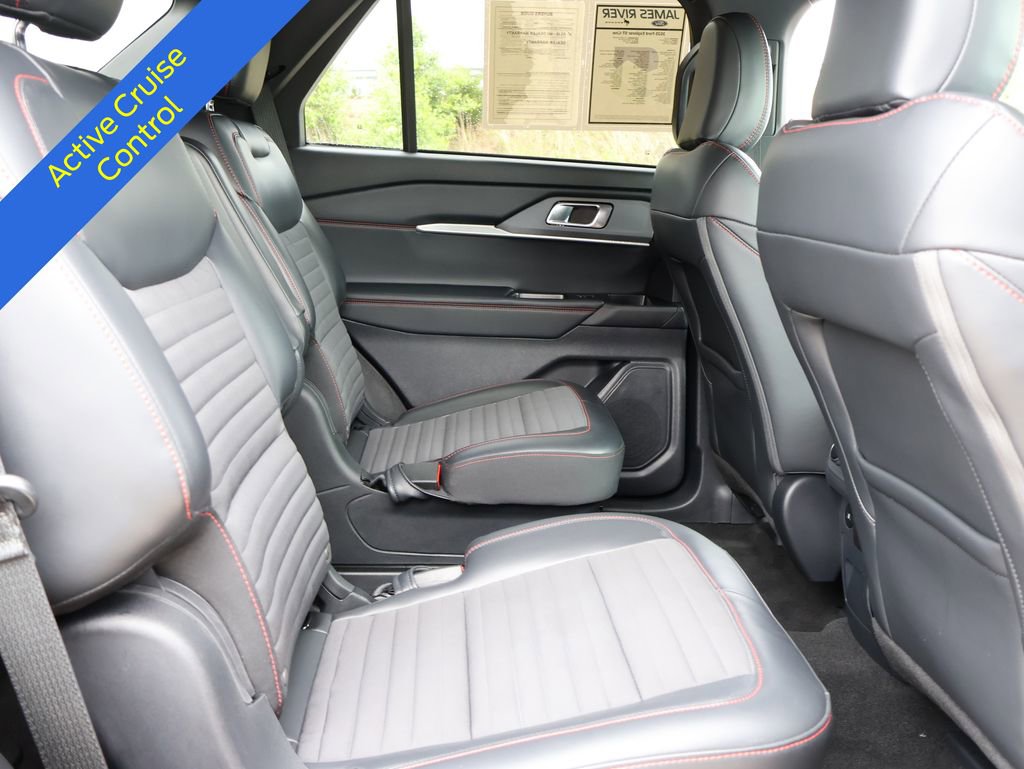 Certified 2025 Ford Explorer ST-Line AWD/4WD image 12