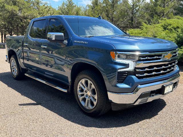 Used 2024 Chevrolet Silverado 1500 LTZ AWD/4WD image 3