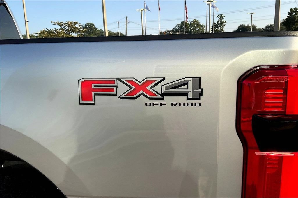 Certified 2024 Ford F250 Platinum w/ FX4 Off-Road Package AWD/4WD image 25