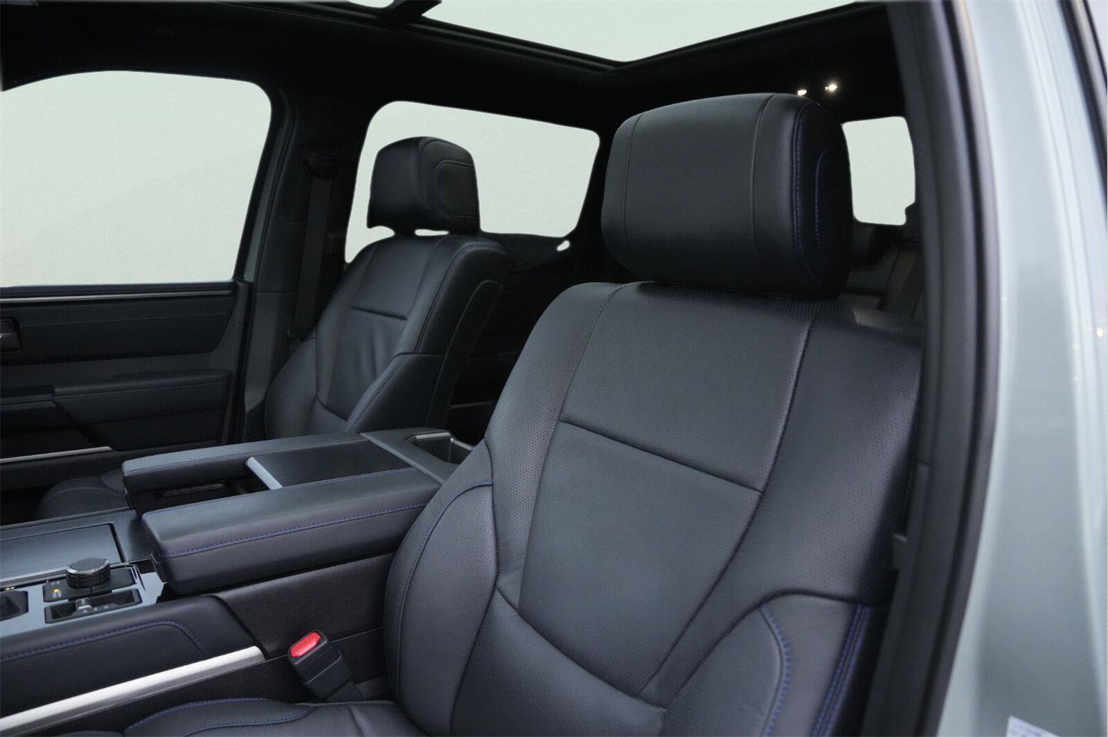 Used 2026 Toyota Tundra Platinum AWD/4WD image 10