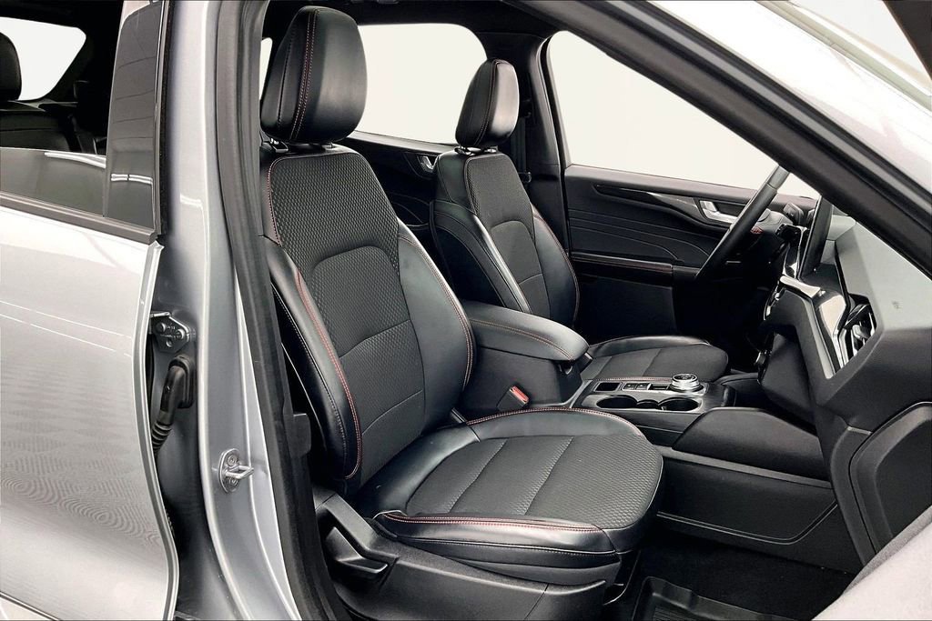 Certified 2023 Ford Escape ST-Line image 9