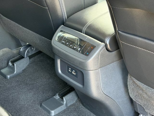 Used 2023 Nissan Pathfinder SL AWD/4WD image 36