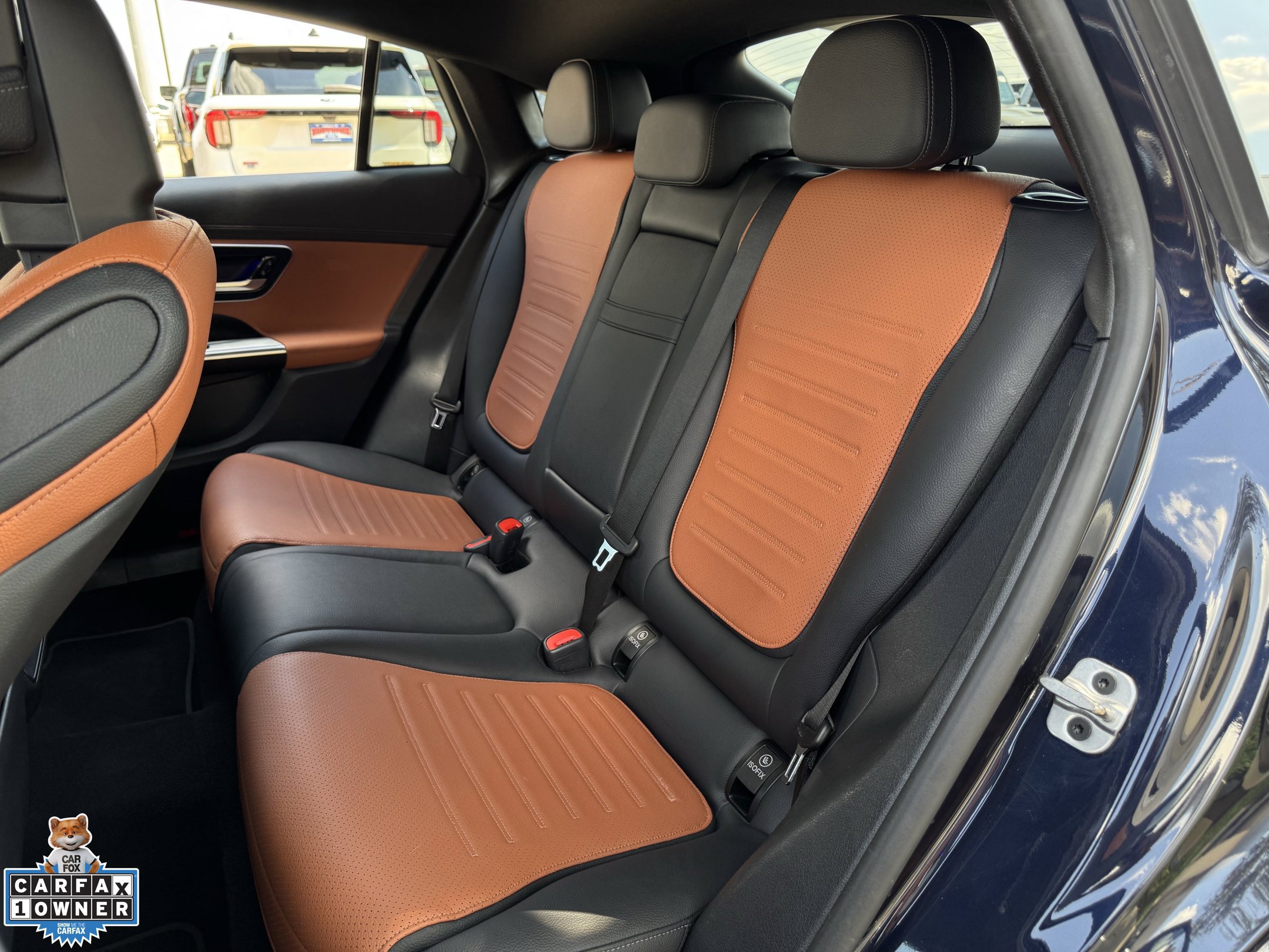 Used 2024 Mercedes-Benz GLC 300 4MATIC image 29