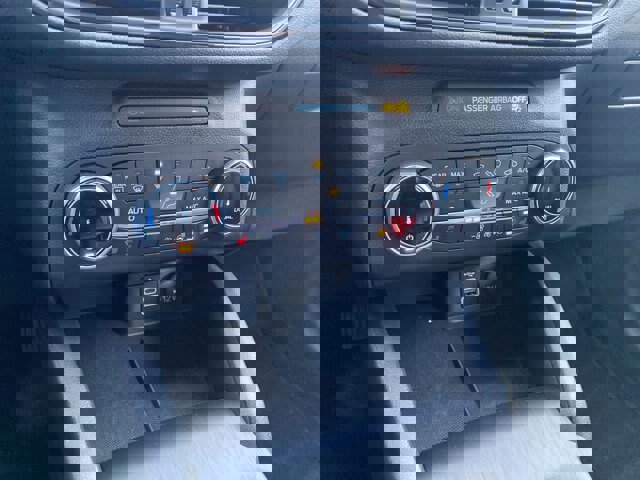 Certified 2025 Ford Escape ST-Line w/ Cold Weather Package image 17