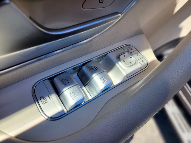 Used 2021 Mercedes-Benz GLS 450 4MATIC image 17
