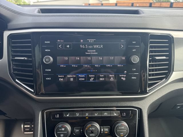 Used 2023 Volkswagen Atlas Cross Sport SEL R-Line AWD/4WD image 16