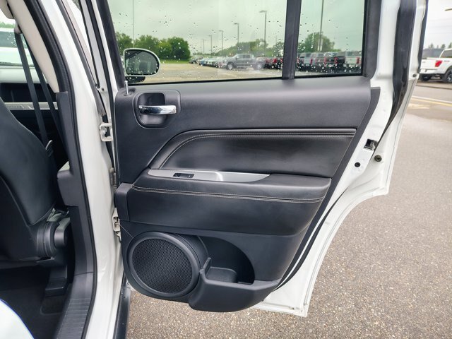 Used 2017 Jeep Compass High Altitude AWD/4WD image 15