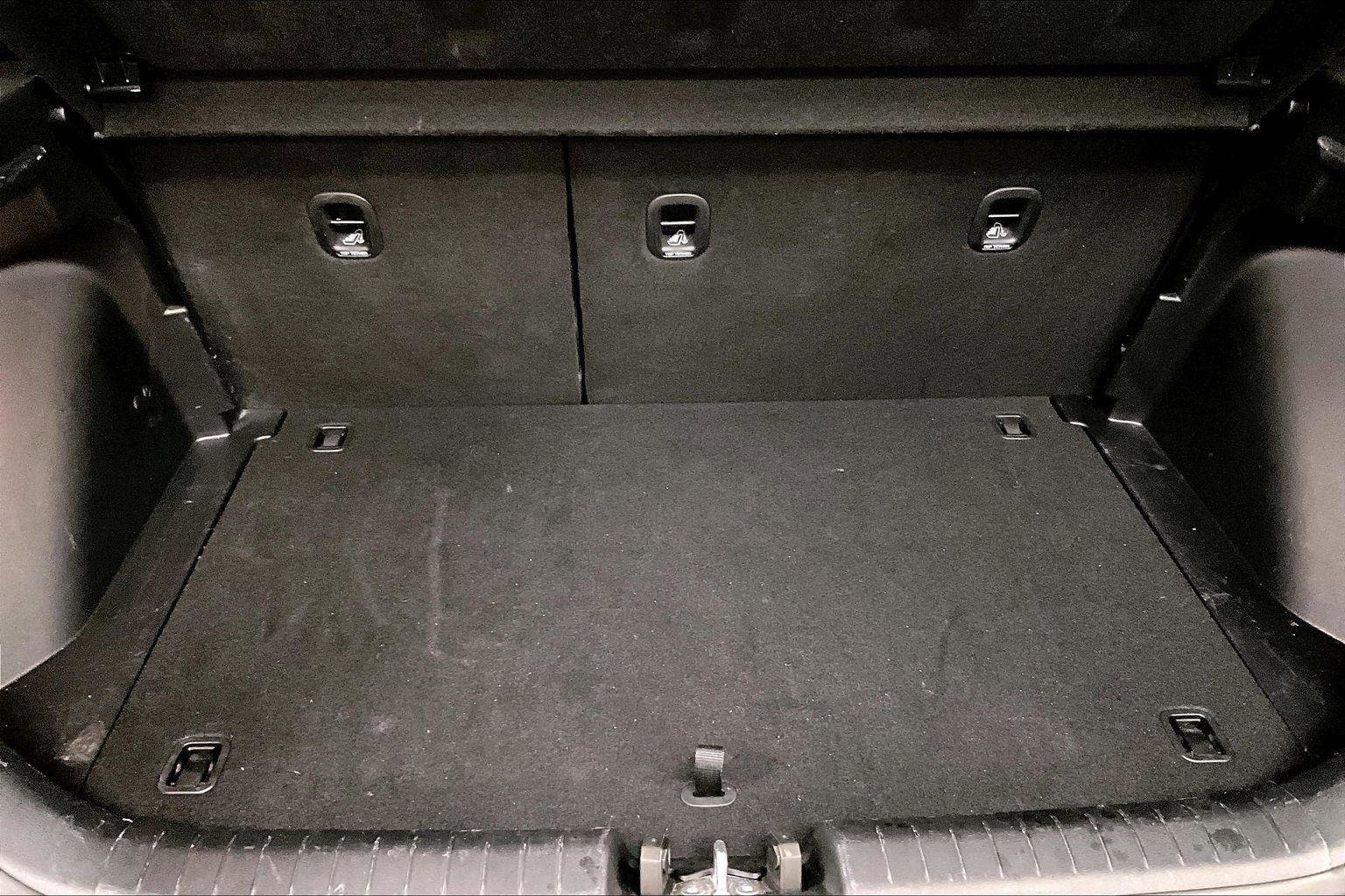 Used 2024 Hyundai Venue SEL image 33