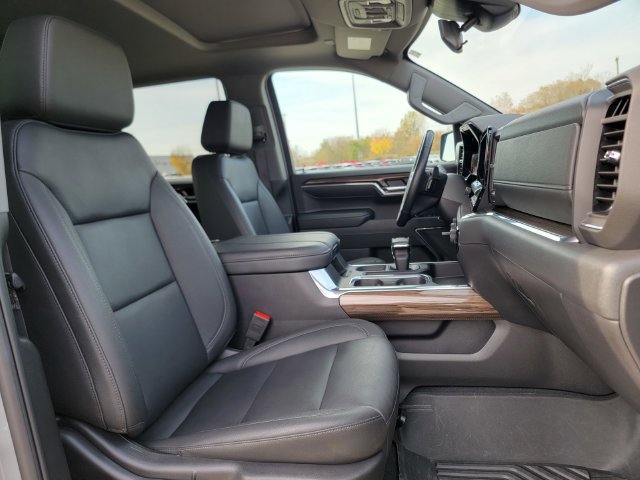 Used 2024 Chevrolet Silverado 1500 LT Trail Boss w/ Convenience Package II AWD/4WD image 23