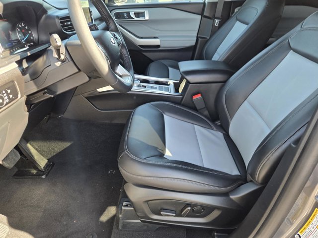 Certified 2024 Ford Explorer XLT w/ Equipment Group 202A RWD image 25