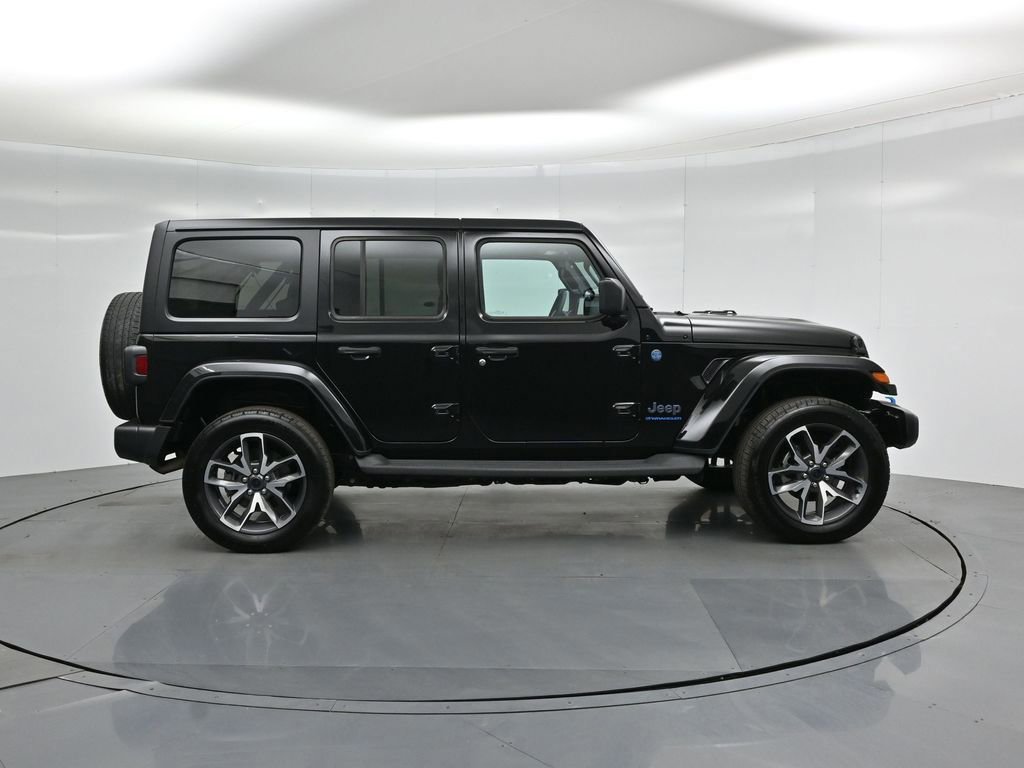 Used 2024 Jeep Wrangler Unlimited image 8