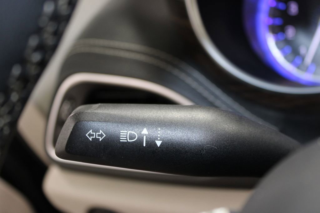 Used 2023 Chrysler Pacifica Limited FWD image 44
