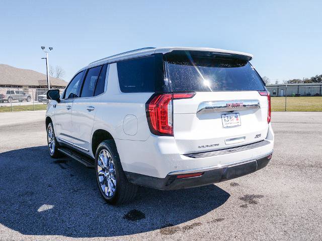 Used 2023 GMC Yukon SLT w/ SLT Luxury Package image 3