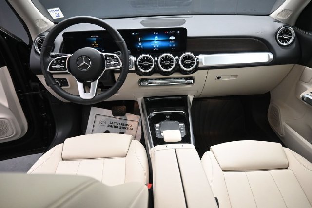 Used 2023 Mercedes-Benz GLB 250 4MATIC image 22