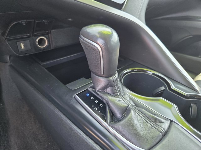 Used 2020 Toyota Camry SE FWD image 21