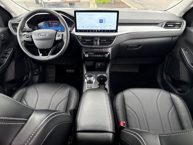 Certified 2025 Ford Escape Platinum w/ Premium Technology Package AWD/4WD image 11