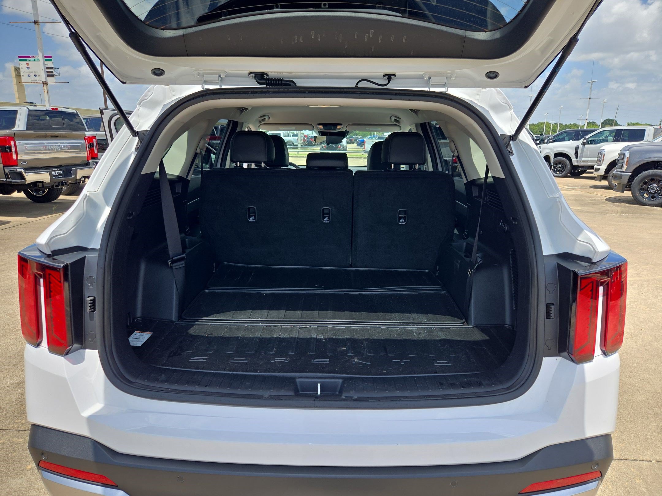 Used 2025 Kia Sorento S FWD image 52