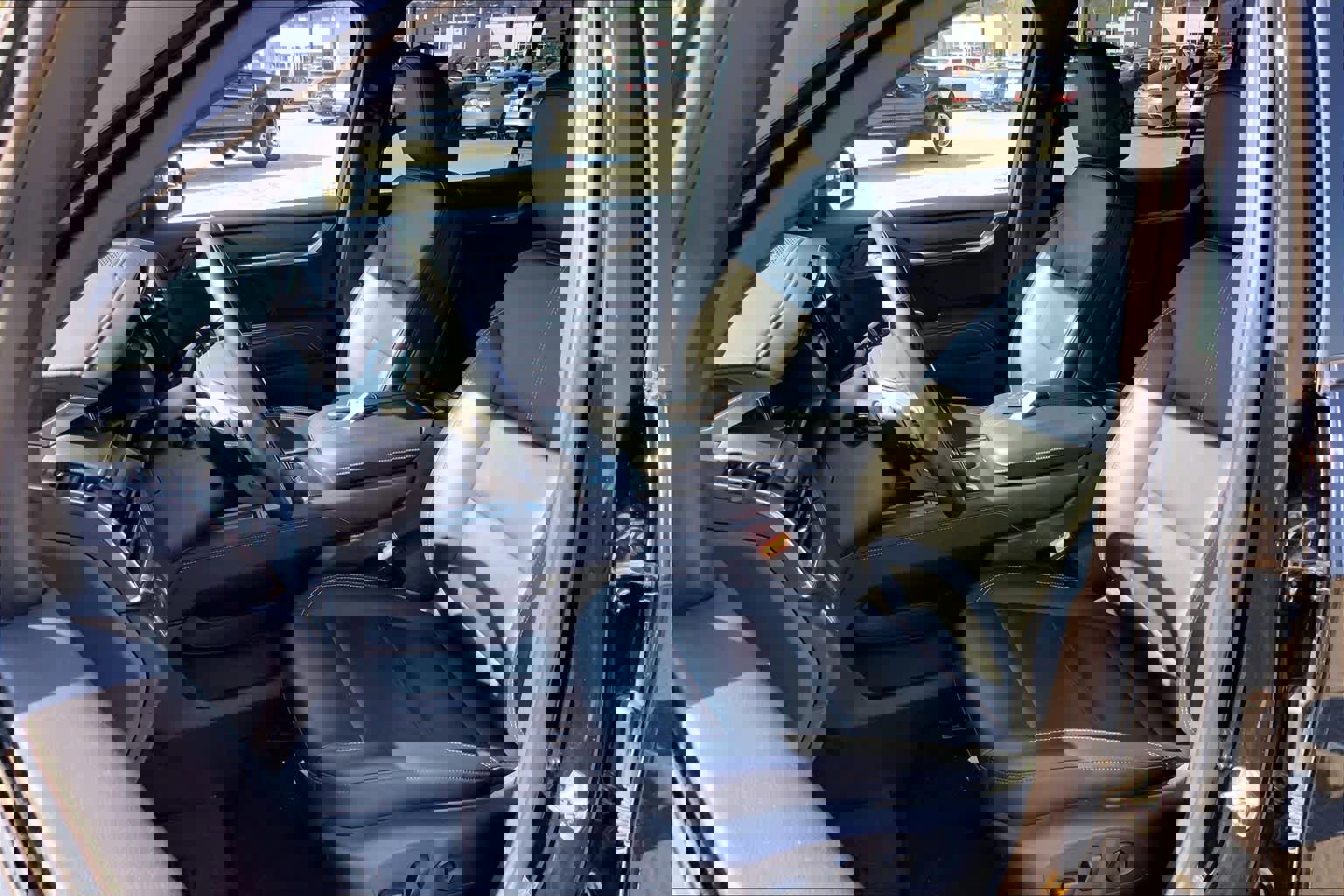 Used 2024 GMC Acadia Elevation image 10