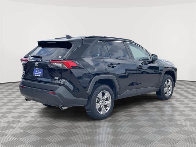 Used 2025 Toyota RAV4 XLE FWD image 7