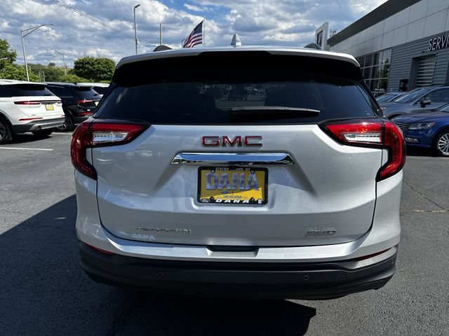 Used 2022 GMC Terrain SLE w/ Driver Convenience Package AWD/4WD image 6