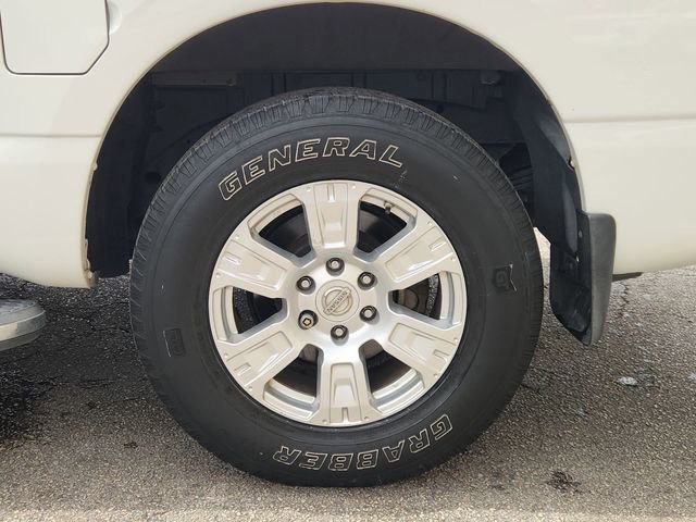 Used 2018 Nissan Titan SV w/ SV Convenience Package RWD image 32