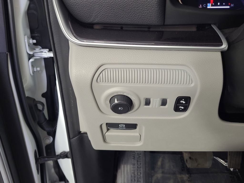 Used 2024 Jeep Wagoneer 4WD w/ Premium Group I image 16