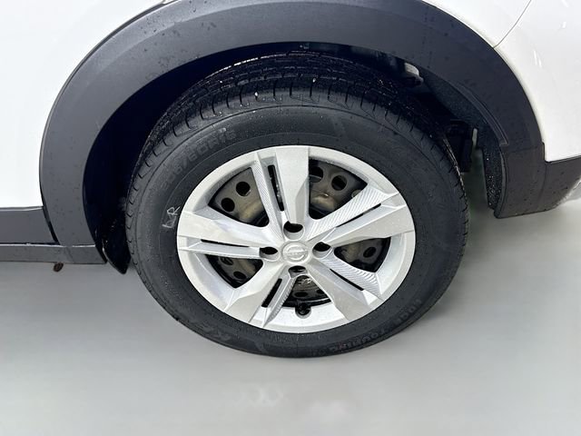 Used 2023 Nissan Kicks S image 28