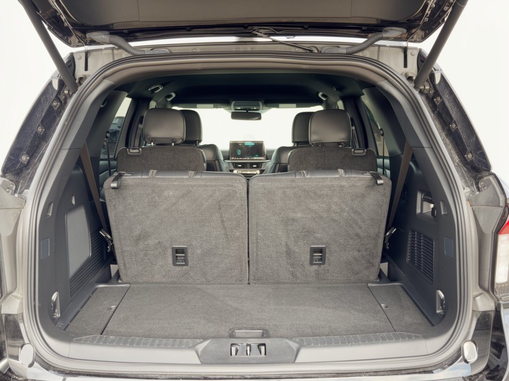Certified 2025 Ford Explorer ST-Line w/ Premium Package RWD image 28