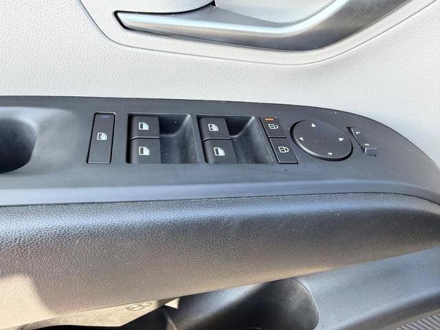 Used 2025 Hyundai Tucson SE image 18