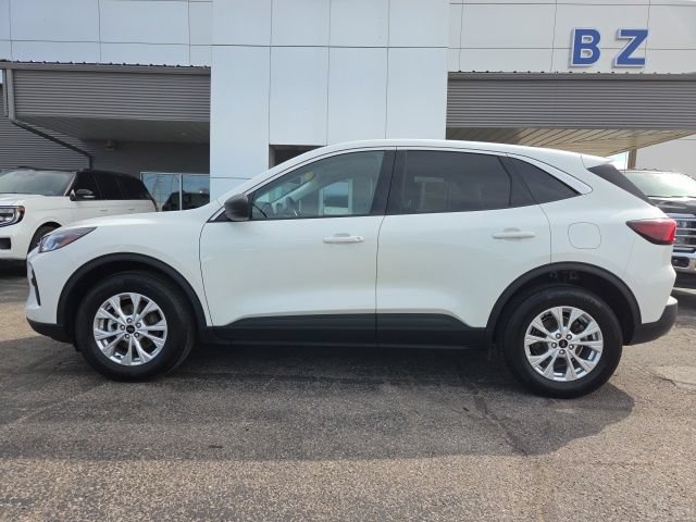 Certified 2023 Ford Escape Active AWD/4WD image 2