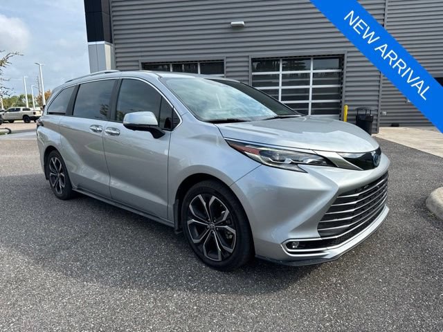 Used 2025 Toyota Sienna Platinum