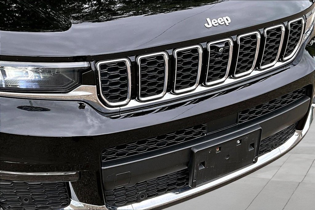 Used 2023 Jeep Grand Cherokee L Limited w/ Luxury Tech Group II AWD/4WD image 28