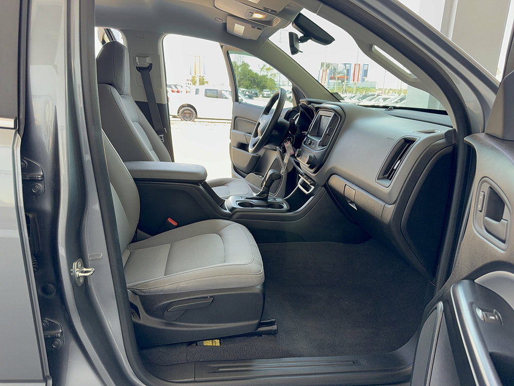 Used 2020 Chevrolet Colorado W/T w/ WT Convenience Package AWD/4WD image 12